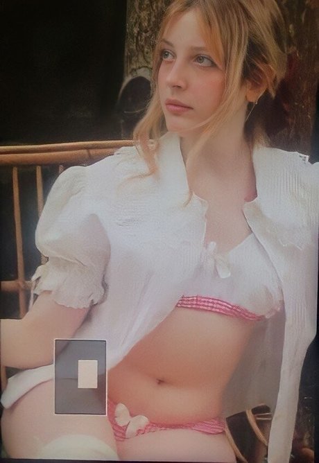 famous asian onlyfans erotic image