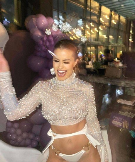 Brooke Adams best star image