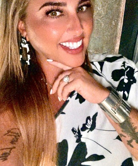 denia pettessen star img