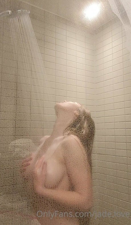 Jade Love model exclusive img