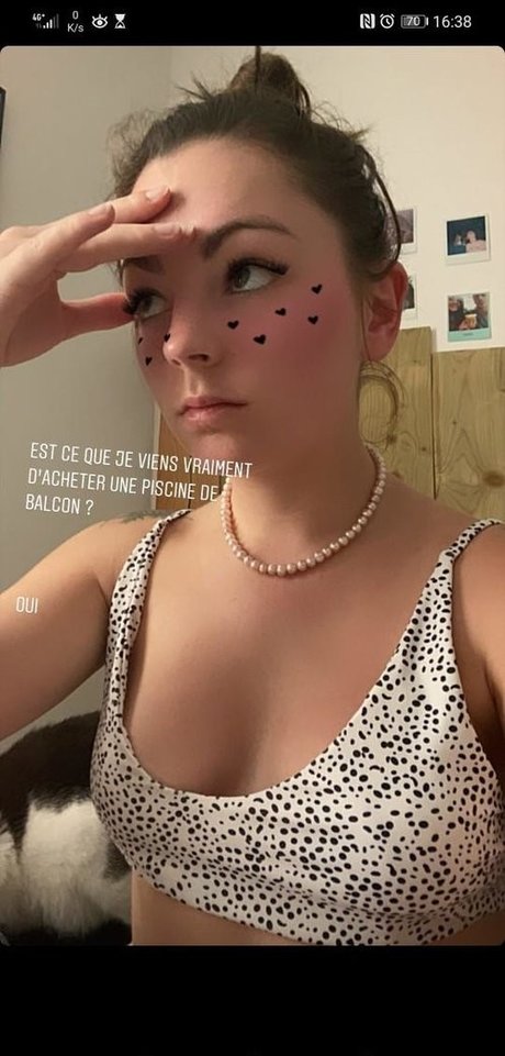 Roxane ASMR model nudes pictures