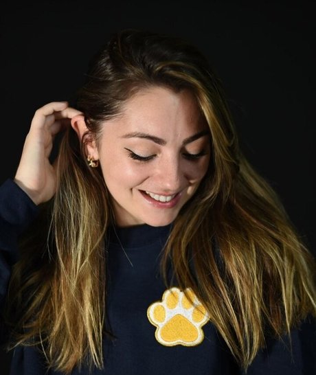 Roxane ASMR star exclusive img