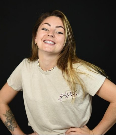 Roxane ASMR adult star picture