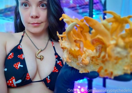 freesexypsychedelic model top pictures