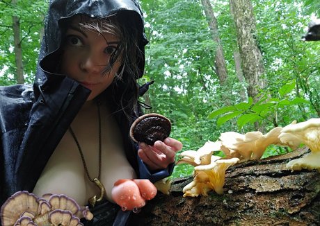 freesexypsychedelic erotic model pic