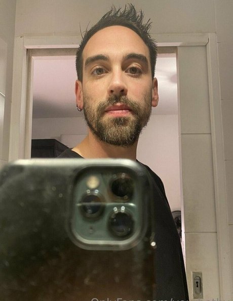 yourbethy art actress photos