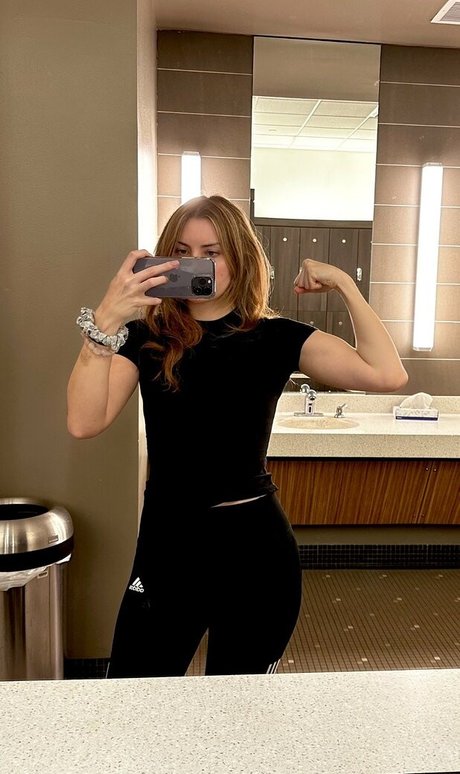 Vkunia star hot pics