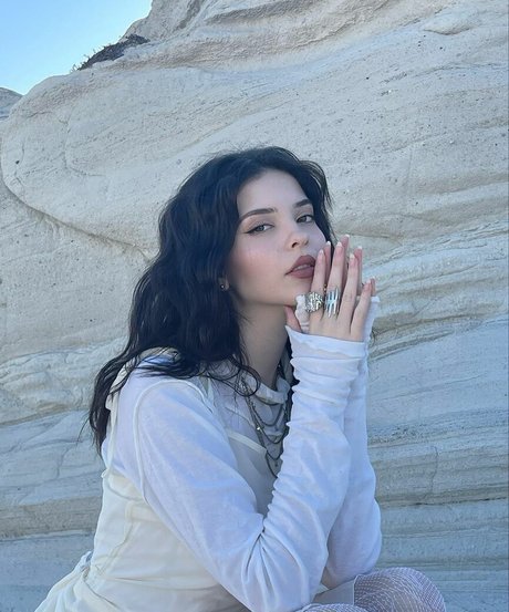 melisayamac naked model images