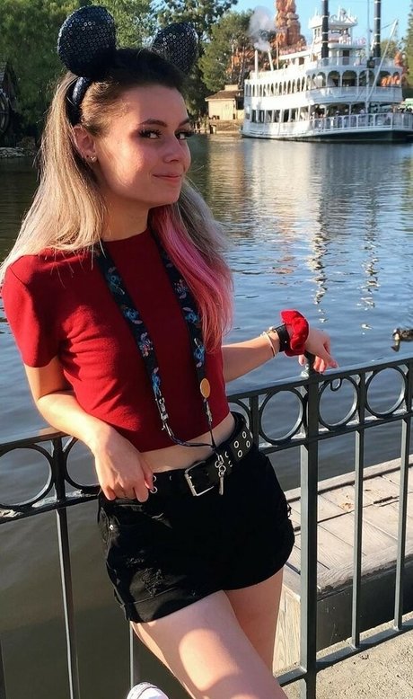 Mally Mouse high quality star image