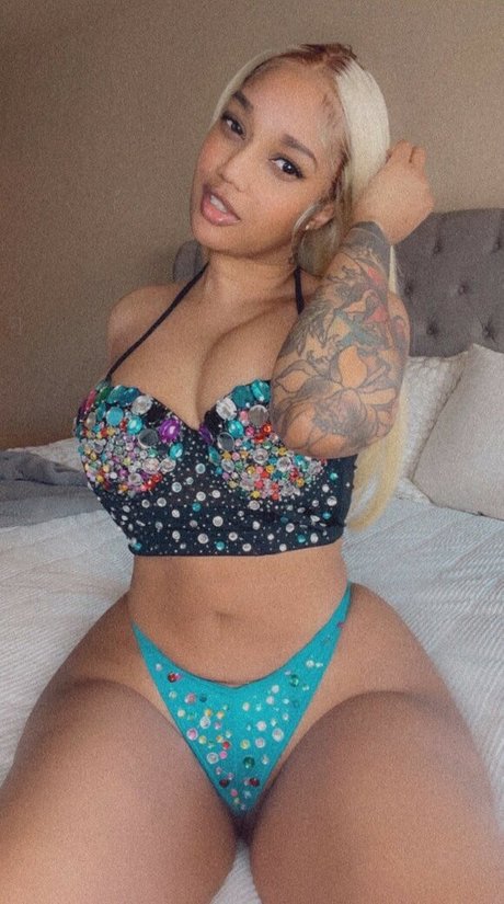 Kapri Styles naked actress picture