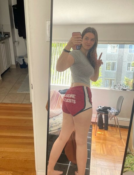 Sarah Z pornstar nude images