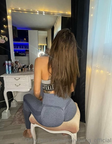 leniyoung official naked actress picture