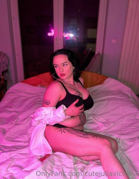 cutejuliavictoria model high quality images