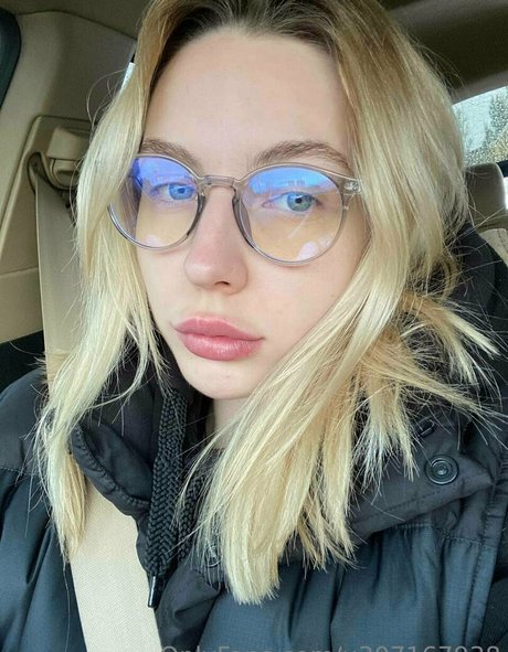 kira kitsune high quality star photos