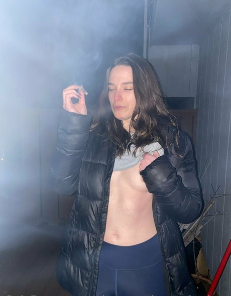 welcometothesmokeshow model perfect pic