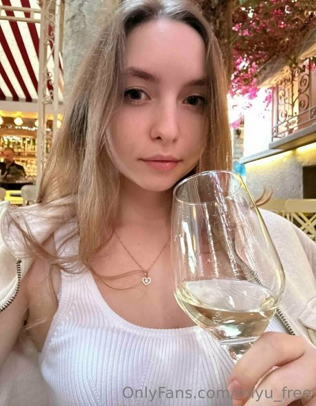 miyu free model exclusive photos