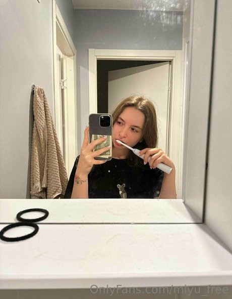 miyu free model erotic pics