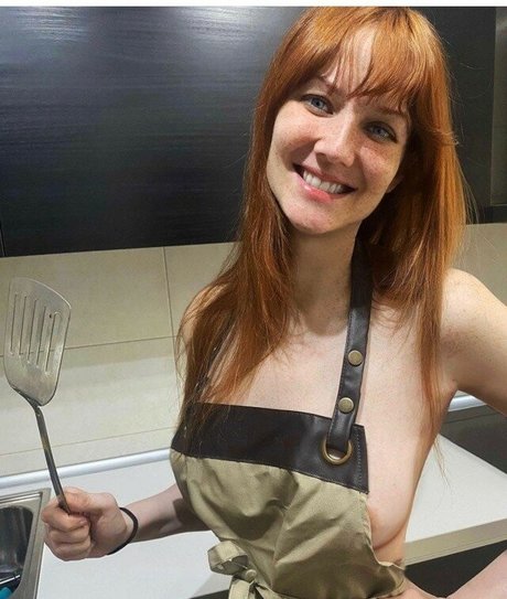 Lollipop Ginger star sexy image