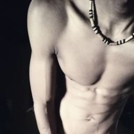 NuBiAn Freak_ star picture