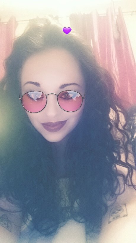 Athena Lilith model naked img