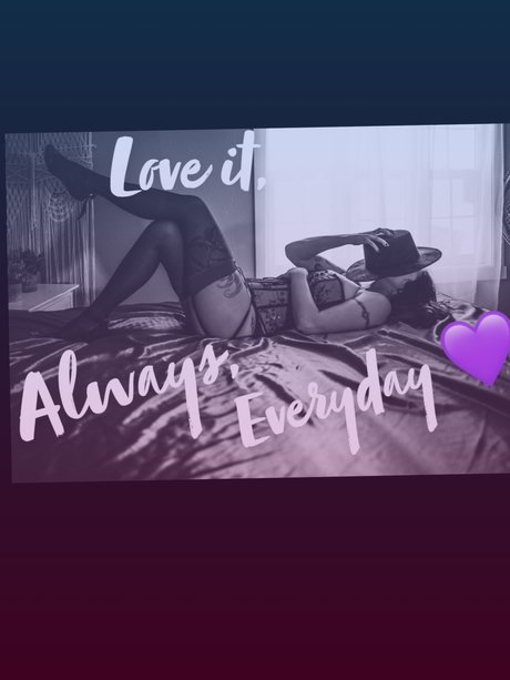 Beautiful Carcass pornstar erotic gallery