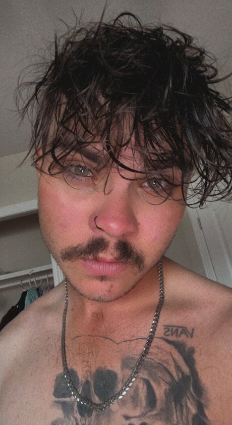 Noah Smith star pornographic images