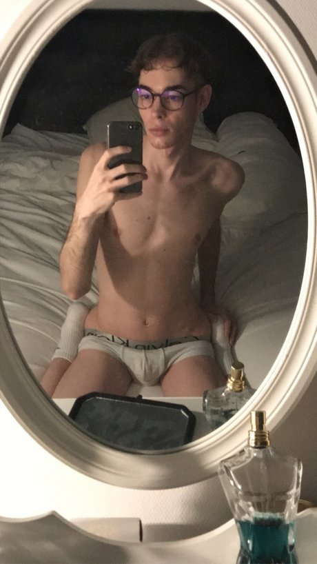 notaestheticboy nudes model image