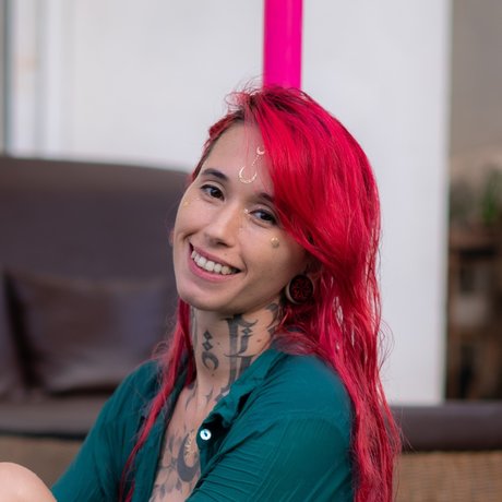 Nora Redmain sexy star pic