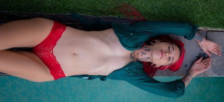 Nora Redmain star nice pics