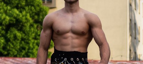 _Aesthetic Gym God_ top star pic