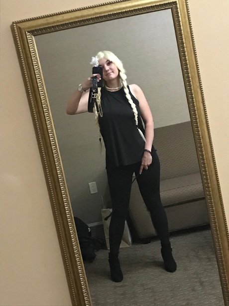 Alice I Wonder nudes actress photo