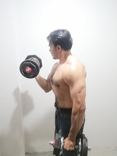 Aaron Dark exclusive actress pic