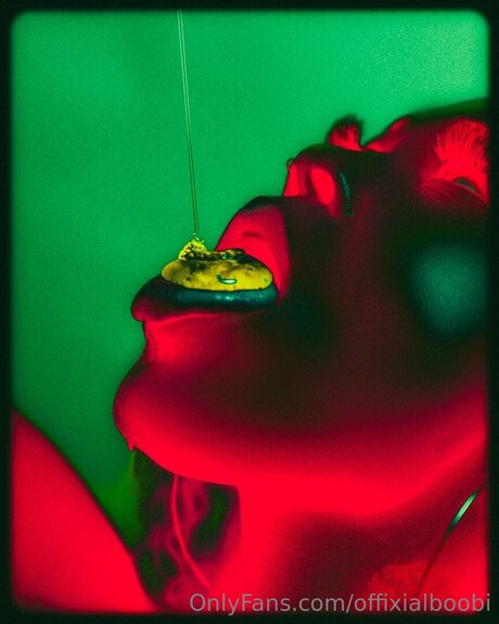 Big Wavy sex model img