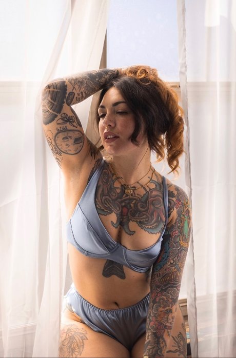 officialdanivi free model gallery