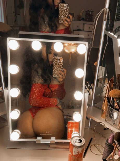 Mimi Perez sexy pornstar gallery