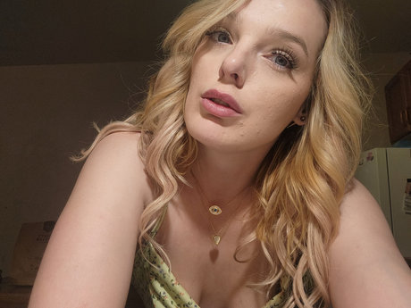 Britt Brat xx_ star porn image