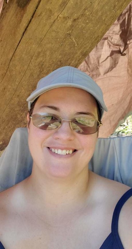 CheekyBrat1337 free pornstar images