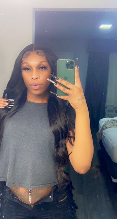 KhariV_ perfect model pictures