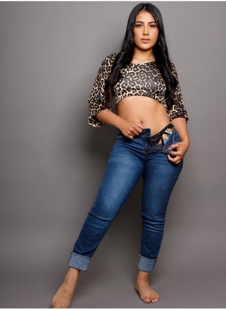 abril latex hd star pictures