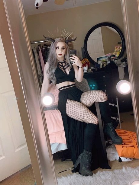 Alice Nicole nude pornstar archive