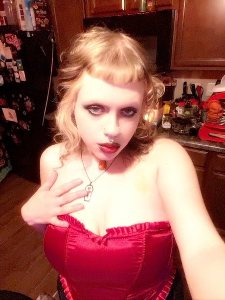 o k s a n a pretty actress picture