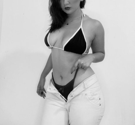 Paris Mor pornstar pretty pictures