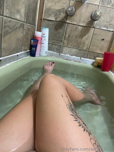 Ashhh perfect model picture