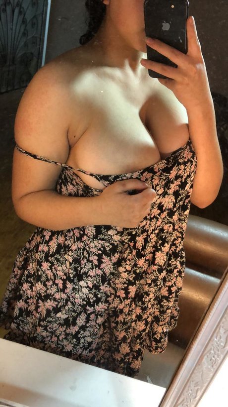 Pao Aguirre hd pornstar img