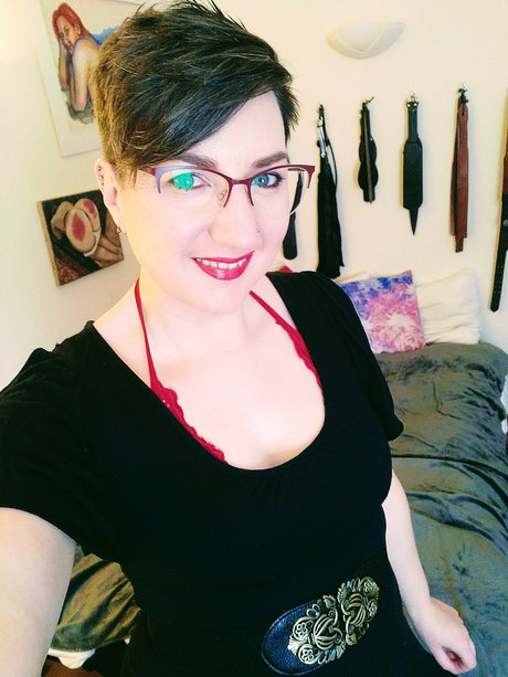 Curvy spanking lover Pandora Blake_ art pornstar pictures