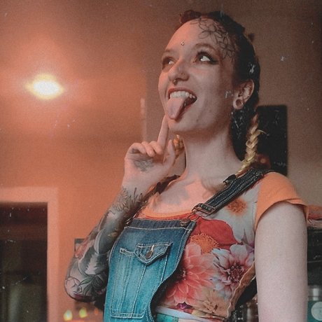 Perii Heliion actress gallery