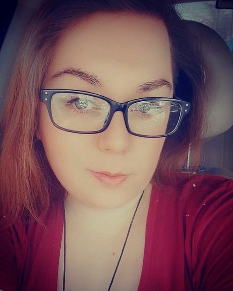 HoneyBadger beautiful actress galleries