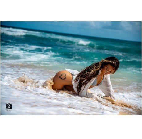 Cutie with a booty_ star hot archive