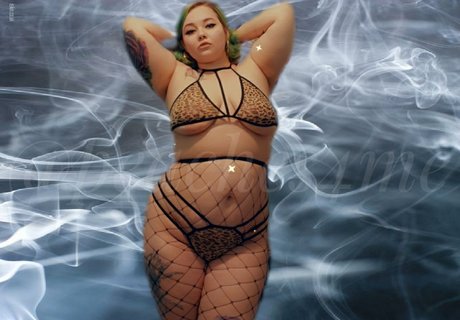 _Peaches4Me FREE_ art model pic