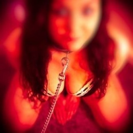 PhoenixInChains pornstar hd image